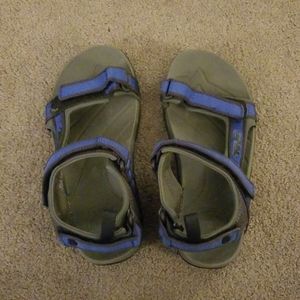 Boys Teva Sandals sz 1